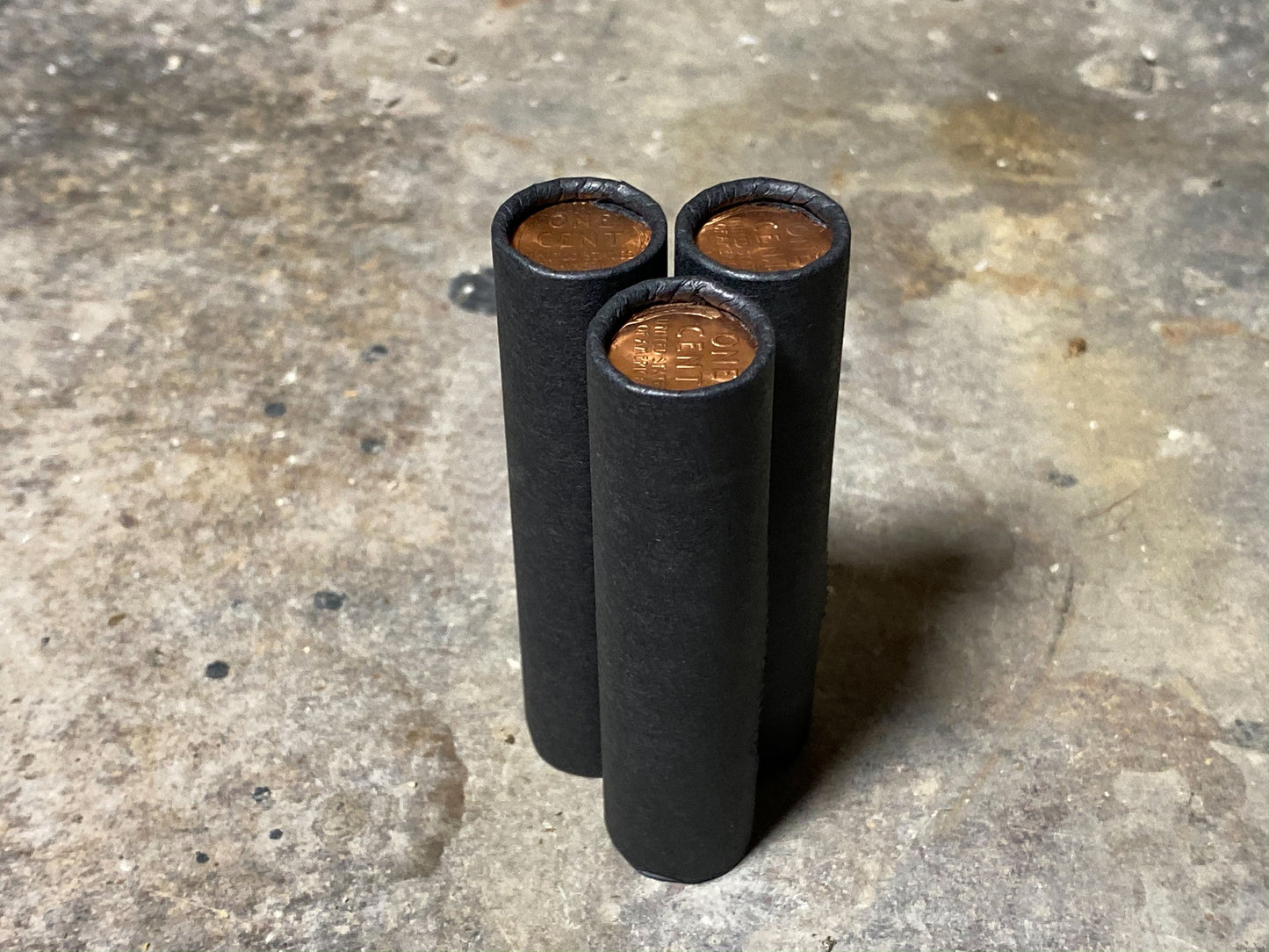 UNCIRCULATED WHEAT CENT showing on end of old vintage us wheat penny roll coins estate lot sale vintage hoard collection