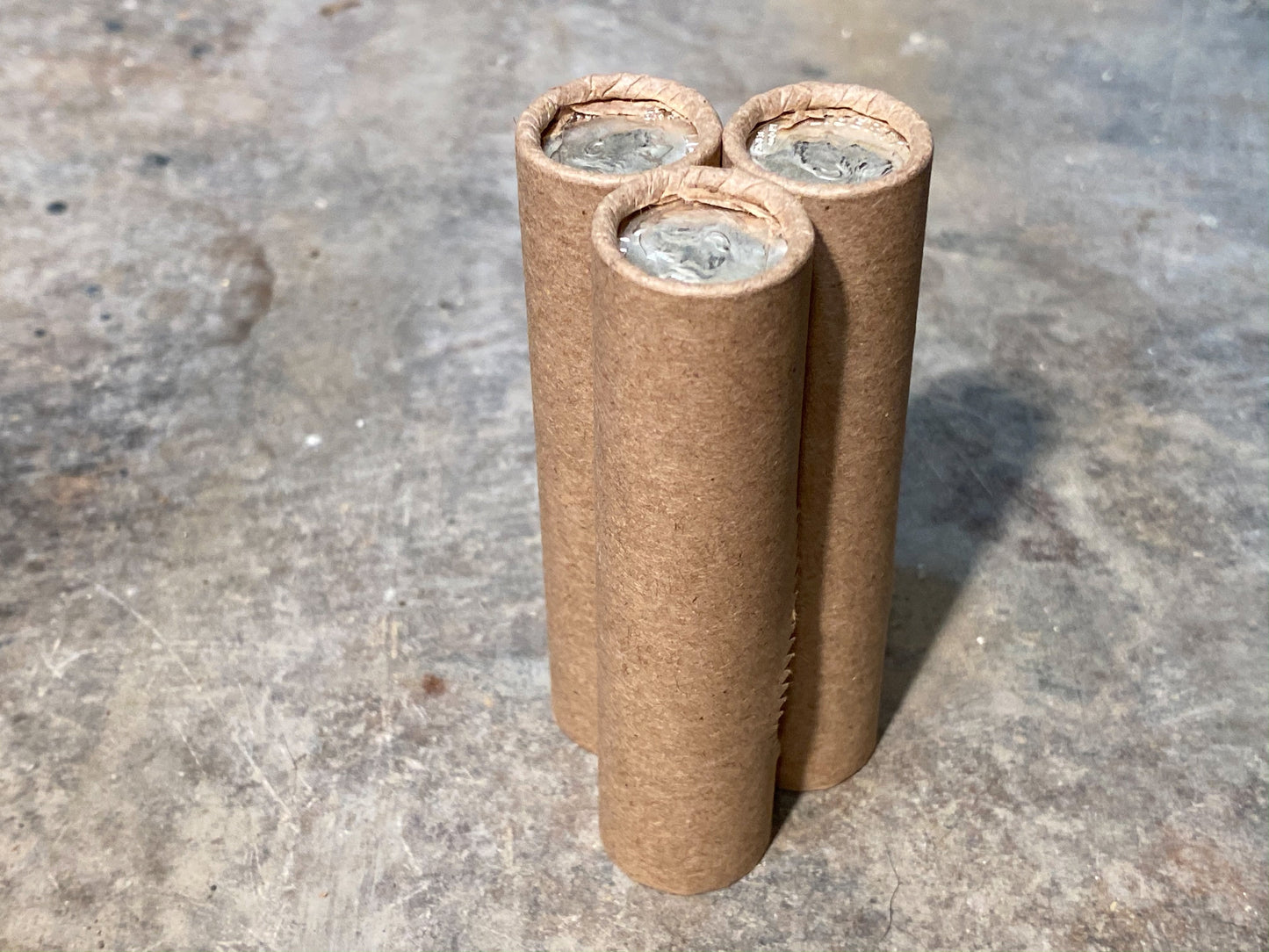 UNCIRCULATED SILVER DIME showing on end of old unsearched wheat penny roll cent lot estate sale hoard coins collection